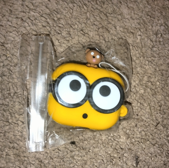 🔥Minion Airpods Case - Picture 2 of 3